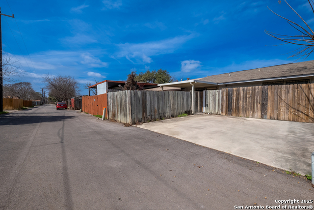 Image 16 of 20 For 6602 Spring Lark St