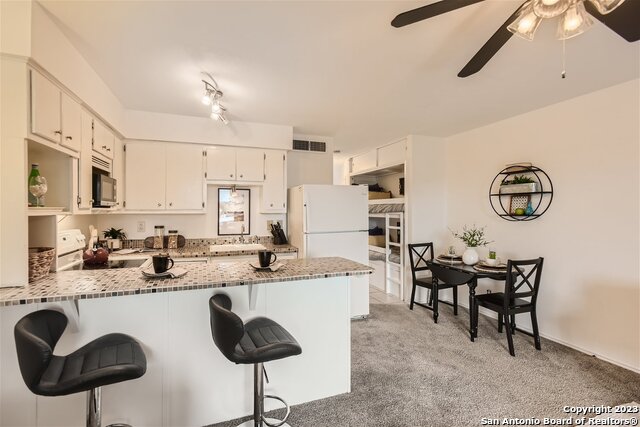 Image 16 of 29 For 1559 Parkview Dr F4