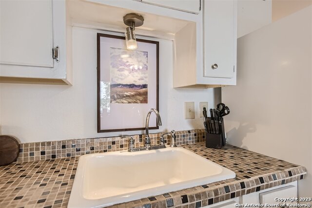 Image 19 of 29 For 1559 Parkview Dr F4