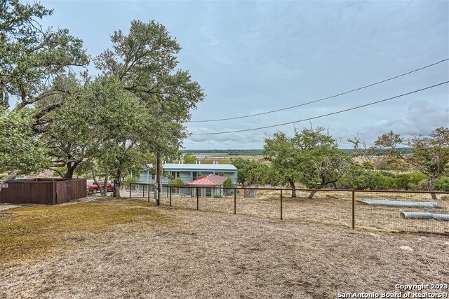 Image 28 of 29 For 1559 Parkview Dr F4