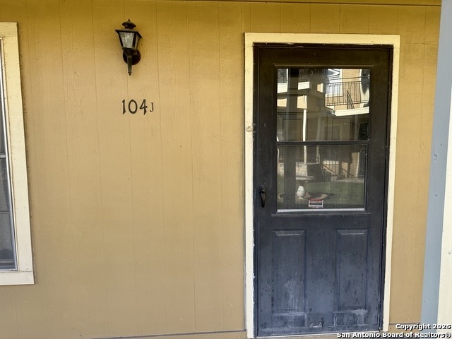 Listing photo id 10 for 911 Vance Jackson 104j