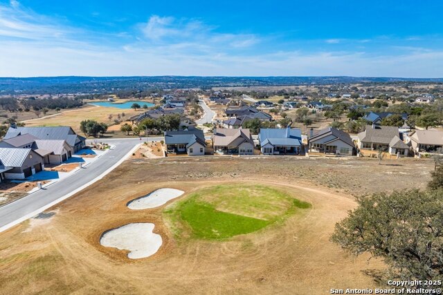 Listing photo id 5 for 1025 Comanche Hills