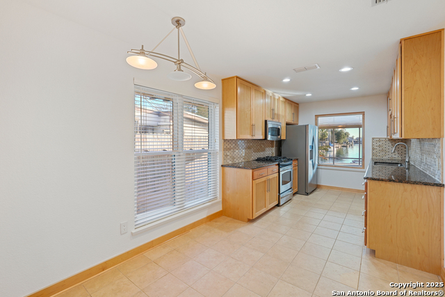Listing photo id 10 for 13907 Sea Horse Ave
