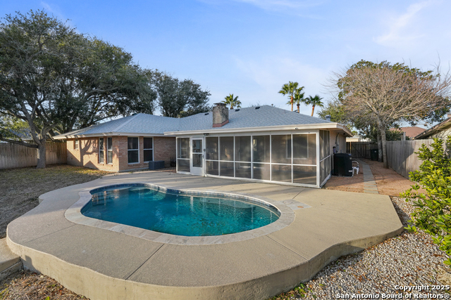 Listing photo id 12 for 13907 Sea Horse Ave