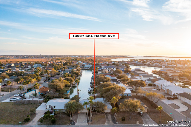 Listing photo id 14 for 13907 Sea Horse Ave