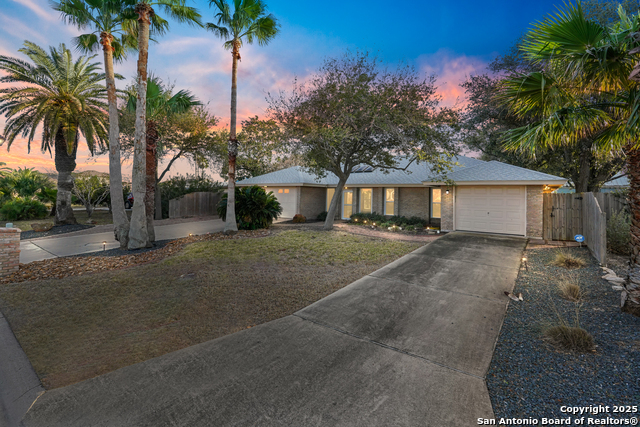 Listing photo id 0 for 13907 Sea Horse Ave