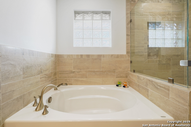 Listing photo id 19 for 13907 Sea Horse Ave