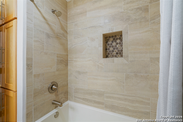 Listing photo id 25 for 13907 Sea Horse Ave