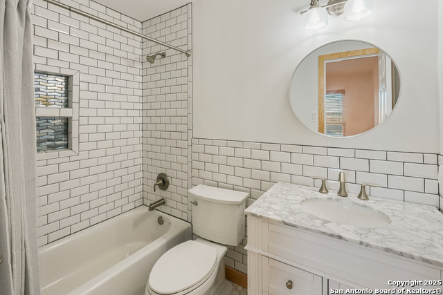 Listing photo id 27 for 13907 Sea Horse Ave