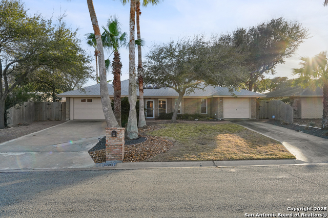 Listing photo id 1 for 13907 Sea Horse Ave