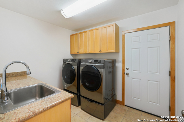 Listing photo id 30 for 13907 Sea Horse Ave