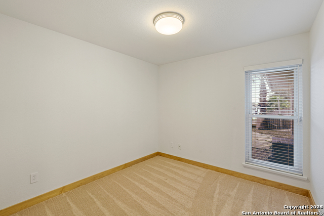 Listing photo id 31 for 13907 Sea Horse Ave