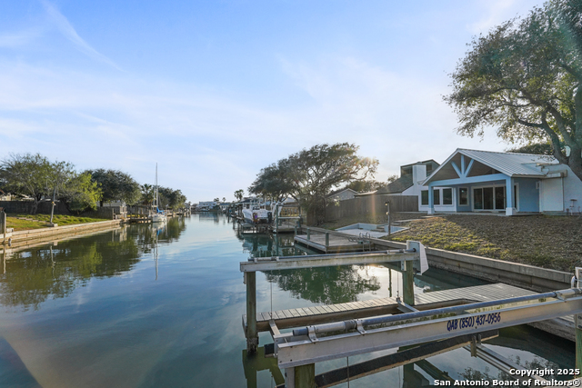 Listing photo id 34 for 13907 Sea Horse Ave