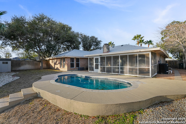 Listing photo id 36 for 13907 Sea Horse Ave