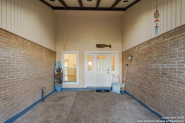 Listing photo id 4 for 13907 Sea Horse Ave