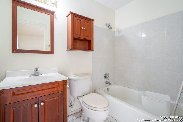 Image 18 of 25 For 5922 Lakedale