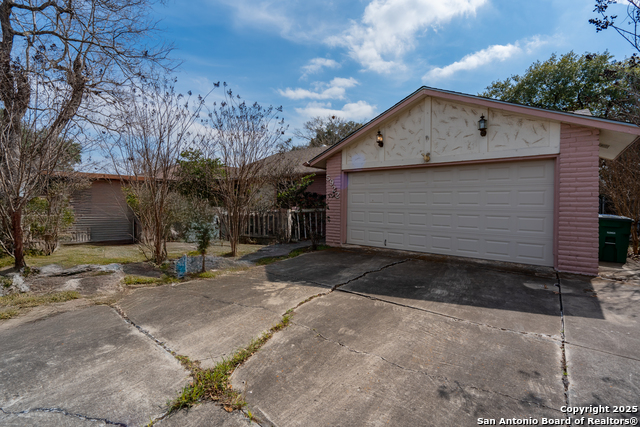 Image 22 of 25 For 5922 Lakedale