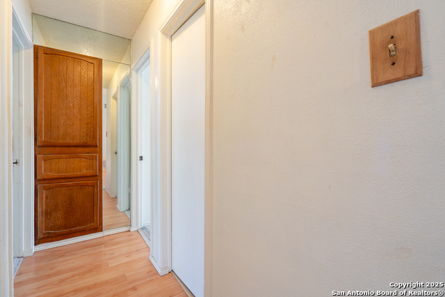 Image 3 of 25 For 5922 Lakedale