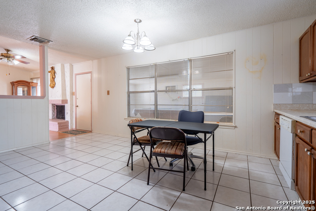 Image 8 of 25 For 5922 Lakedale