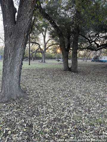 Listing photo id 3 for 292 Private Road 2430