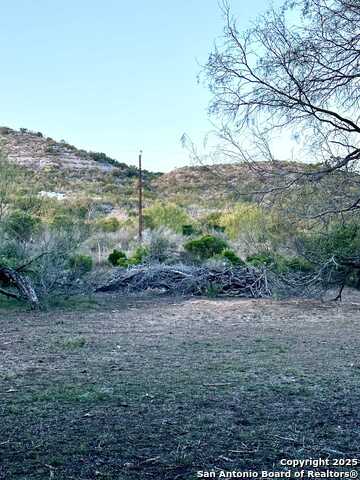 Listing photo id 4 for 292 Private Road 2430