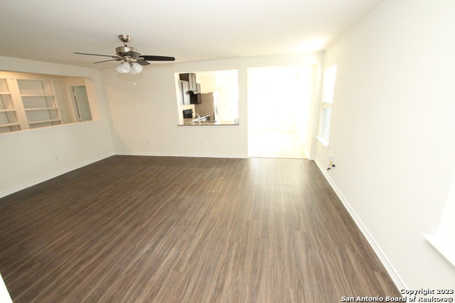Image 4 of 32 For 14622 Achilles Dr