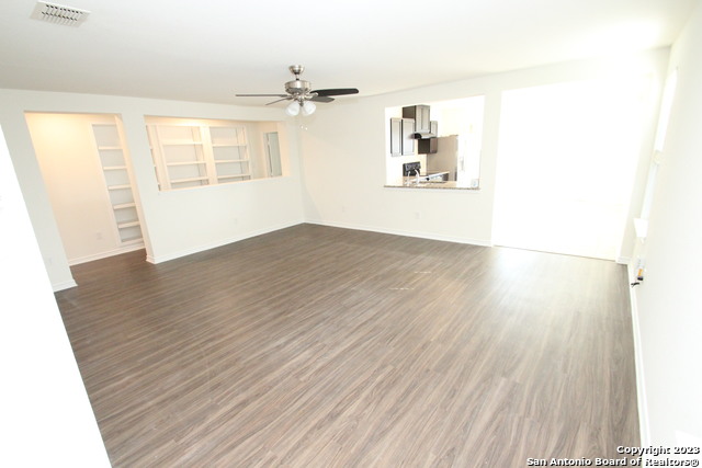 Image 5 of 32 For 14622 Achilles Dr