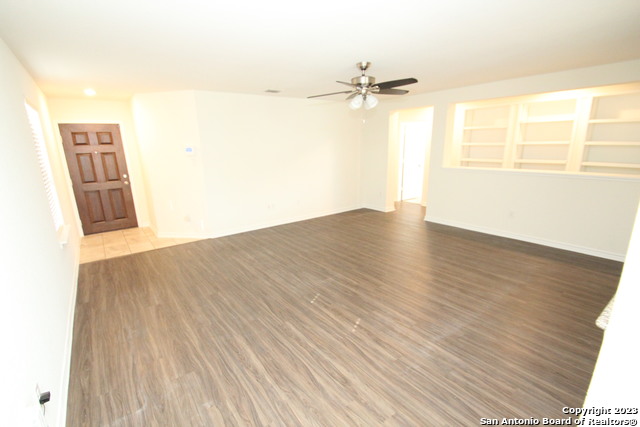 Image 6 of 32 For 14622 Achilles Dr