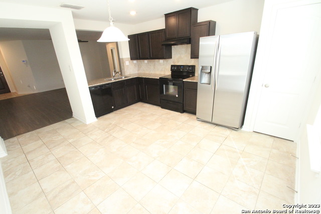 Image 9 of 32 For 14622 Achilles Dr