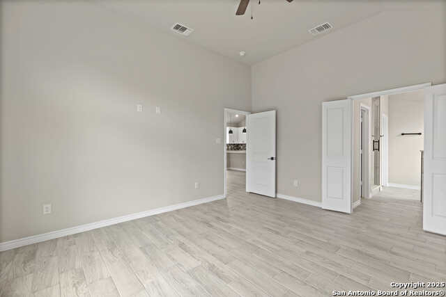 Listing photo id 24 for 22910 Skila Dr