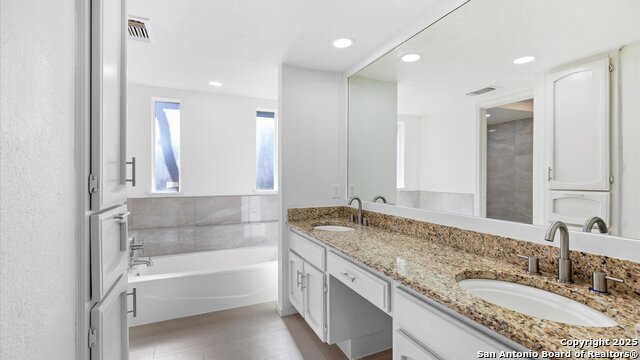 Image 32 of 42 For 2902 Oak Leigh St