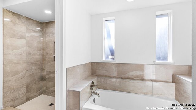Image 33 of 42 For 2902 Oak Leigh St