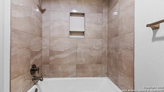Image 41 of 42 For 2902 Oak Leigh St