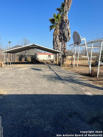 Listing photo id 19 for 720 12th N 