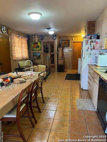 Listing photo id 3 for 720 12th N 