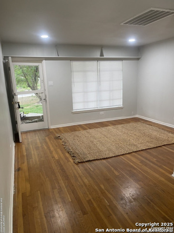 Image 4 of 17 For 813 Rittiman Rd