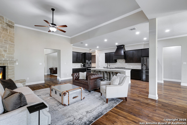 Listing photo id 8 for 17710 Bellini Hi