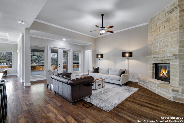 Listing photo id 10 for 17710 Bellini Hi