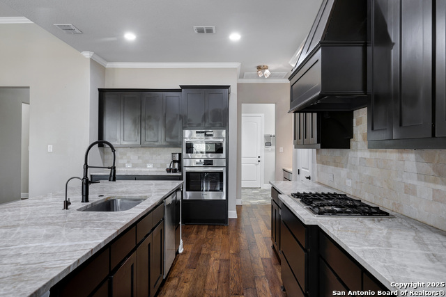 Listing photo id 15 for 17710 Bellini Hi