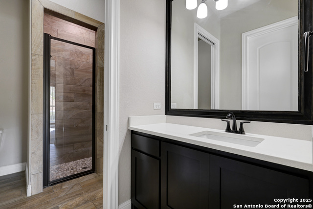 Listing photo id 30 for 17710 Bellini Hi