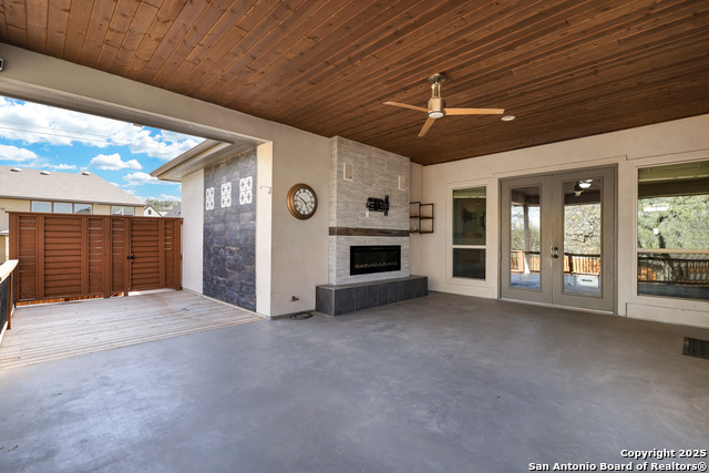 Listing photo id 34 for 17710 Bellini Hi