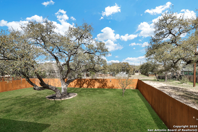 Listing photo id 37 for 17710 Bellini Hi
