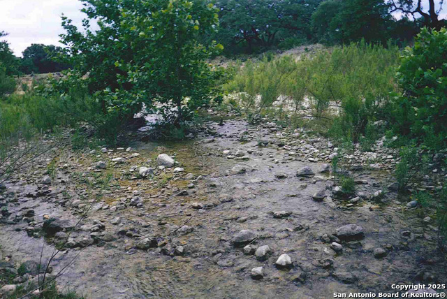 Image 19 of 27 For 416 Cattail Dr