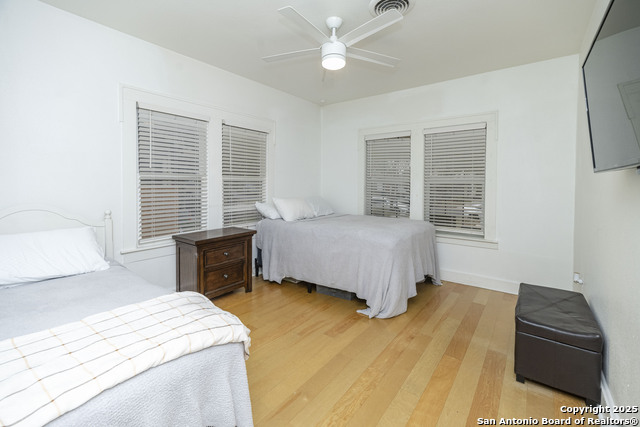 Listing photo id 22 for 935 Highland Blvd E