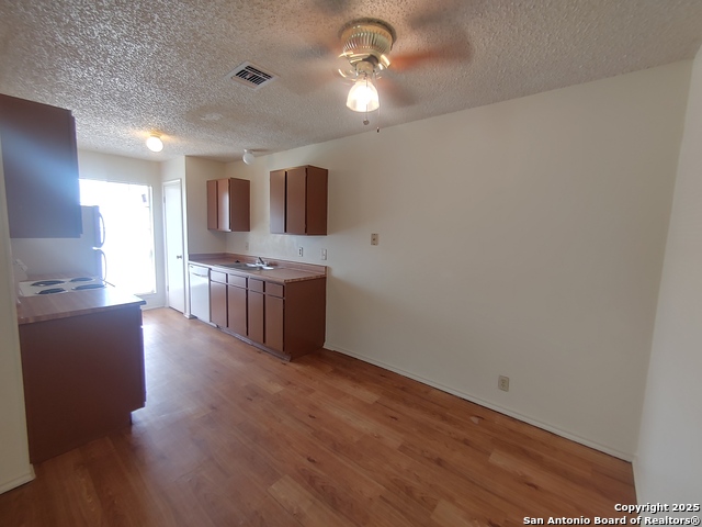 Image 3 of 13 For 14418 Castlebury Dr  3