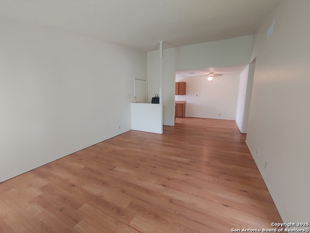 Image 5 of 13 For 14418 Castlebury Dr  3