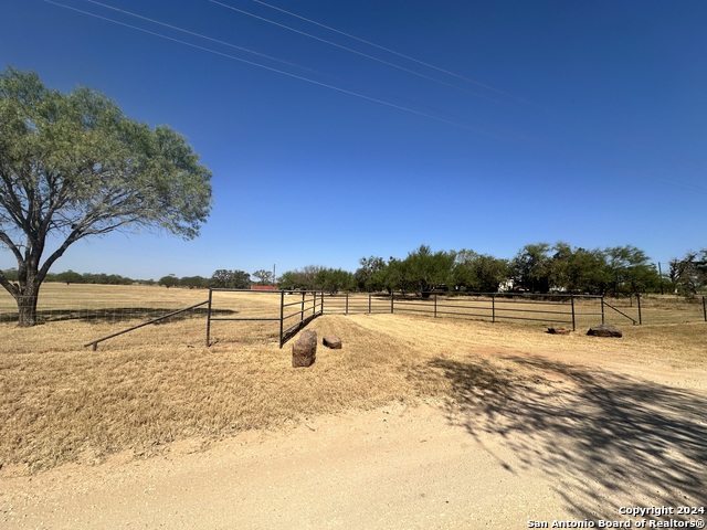 Listing photo id 8 for 3499 County Rd 476