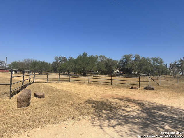 Listing photo id 9 for 3499 County Rd 476