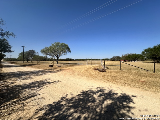 Listing photo id 10 for 3499 County Rd 476