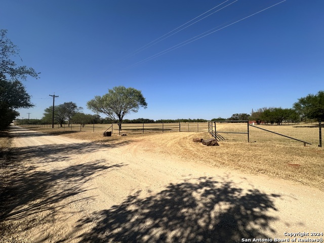 Listing photo id 11 for 3499 County Rd 476